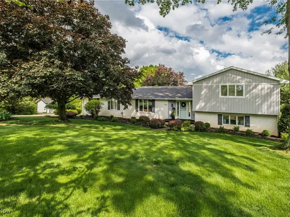 432 Avon Ave SW, New Philadelphia, OH 44663