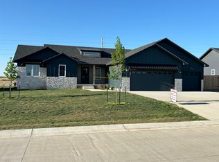 809 Braxley Ct, Dodge City, KS 67801