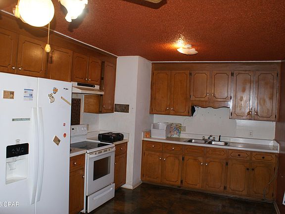 5th image of 2836 Borden St