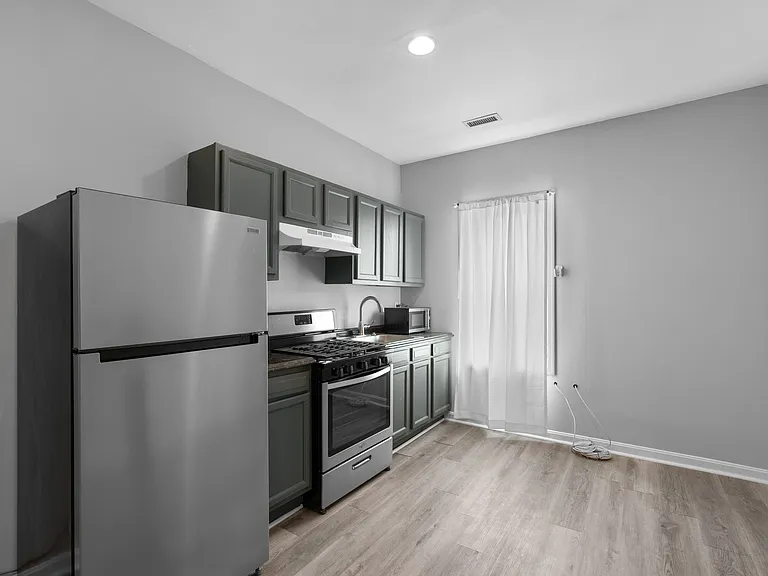 2119 N Charles St #D — Photo 9