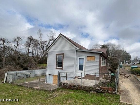 4th image of 3104 10th St