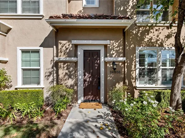 24088 Avocado Ln, Valencia, CA 91354