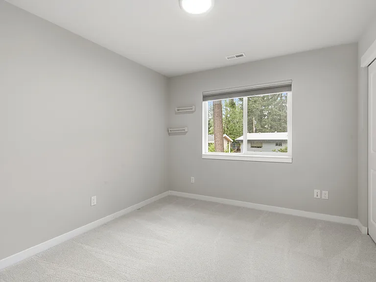 8629 NE 134th Pl — Photo 35