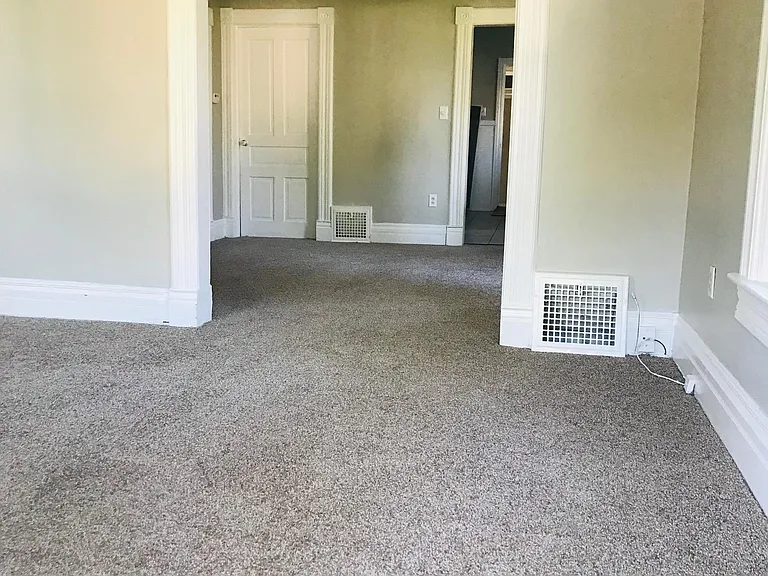 138 Hawkins St — Photo 2