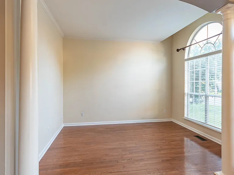 517 Caselton Ct — Photo 7
