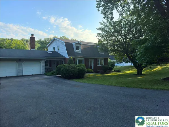 5271 Hillside Rd, Northampton, PA 18067