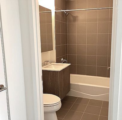 4th image of 520 W 43rd St APT 6A