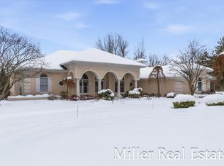 660 Indian Hills Dr, Hastings, MI