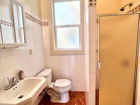 4th image of 686 11th Ave APT 2