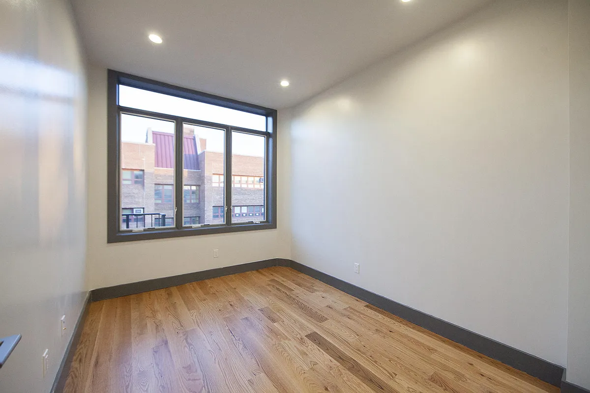 Building Photo - 1295 Greene Ave #4A