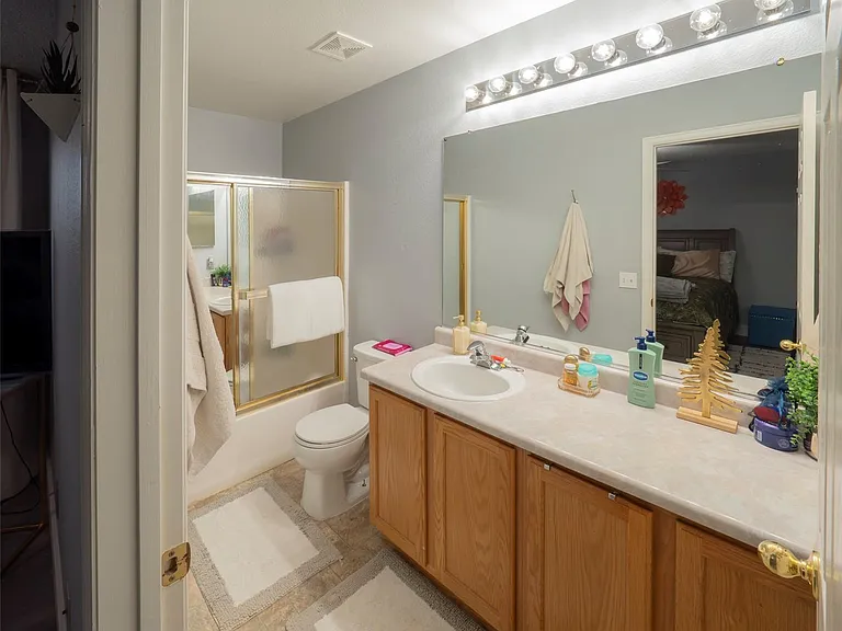 21376 E 40th Pl — Photo 10