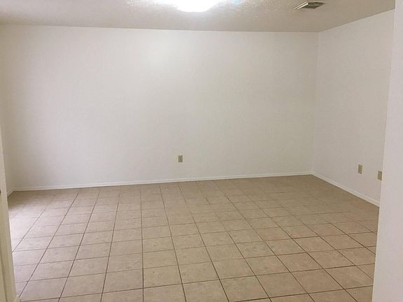 2nd image of 9 Capewood Ct