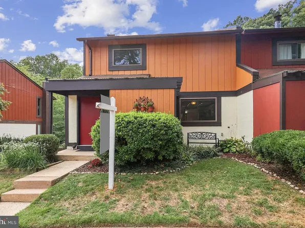 2256 Wheelwright Ct, Reston, VA 20191