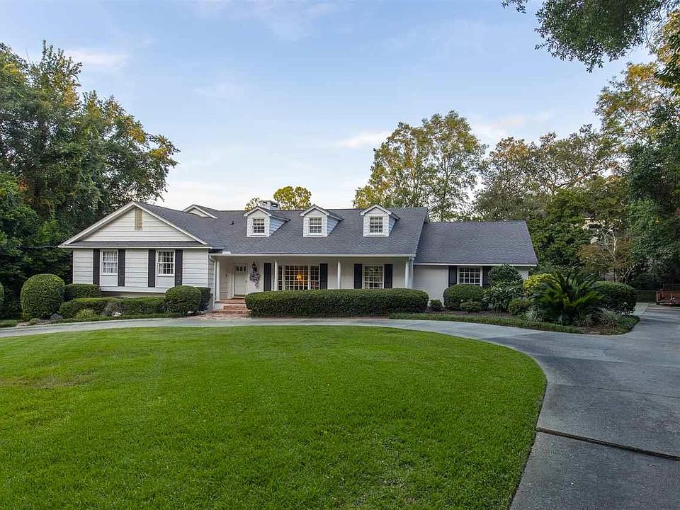 1st image of 3976 Menendez Dr