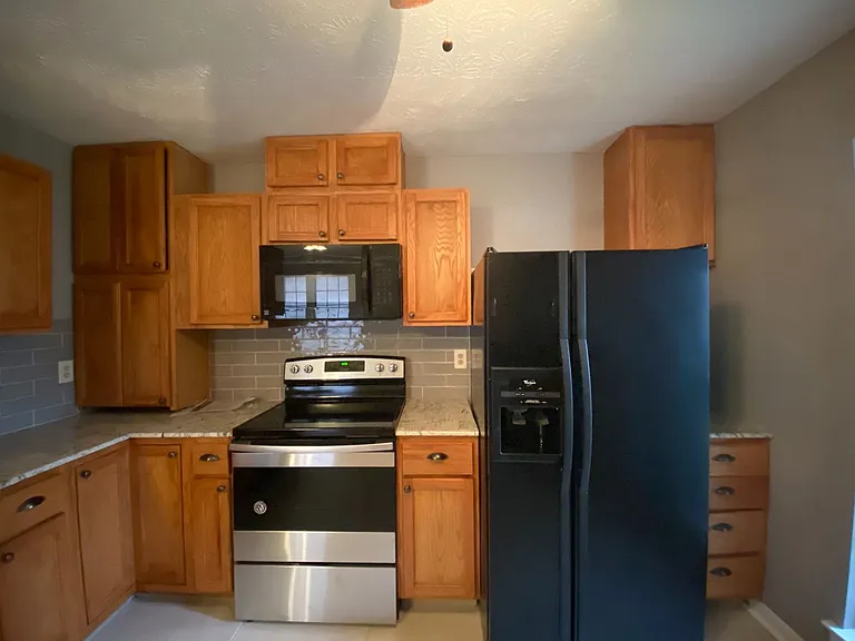 1607 Salisbury Pl — Photo 9