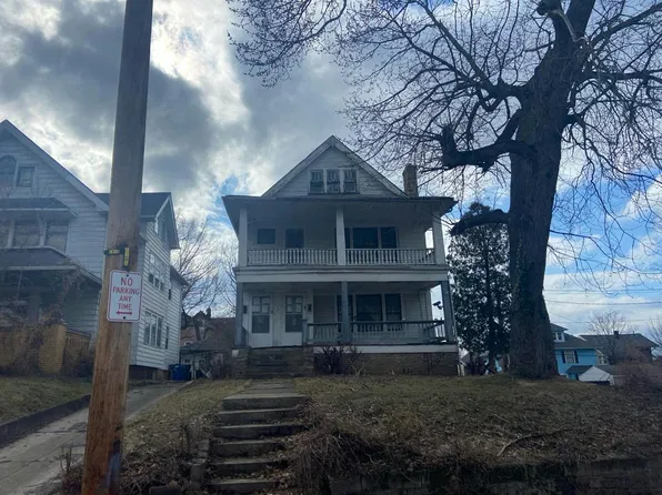 1838 Mannering Rd, Cleveland, OH 44112