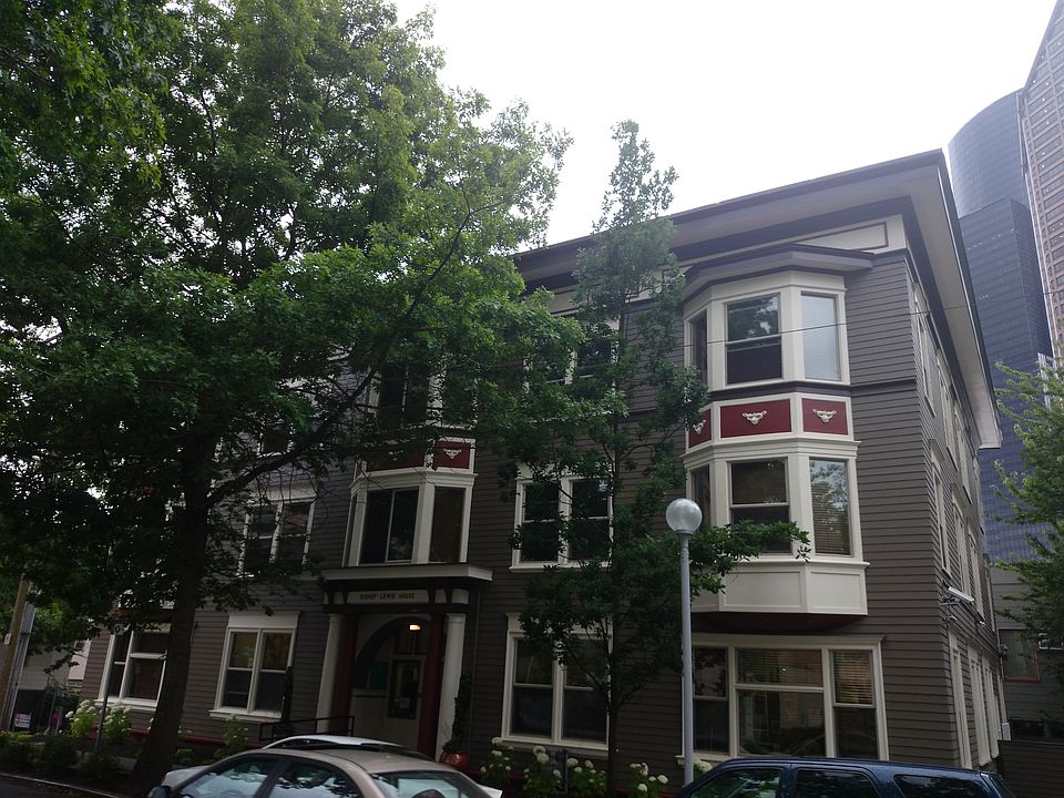 2nd image of 703 8th Ave