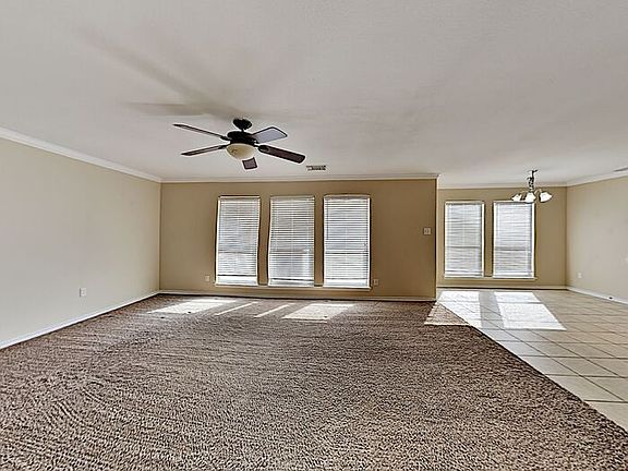 5th image of 2410 Windblown Dr