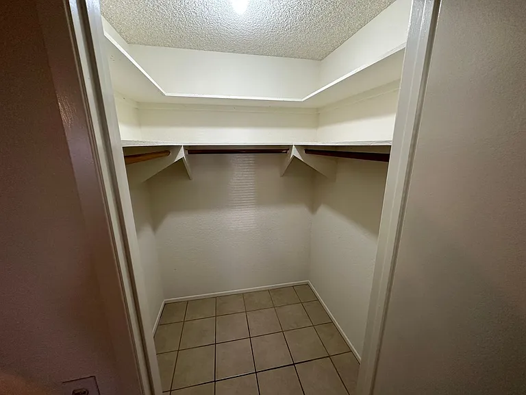 1594 Christopher Ln — Photo 28