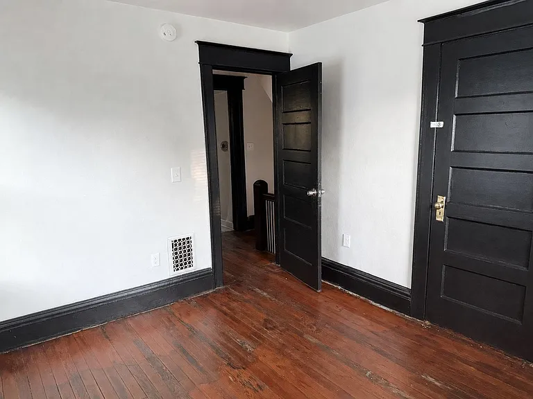 50-52 Winterroth St — Photo 11