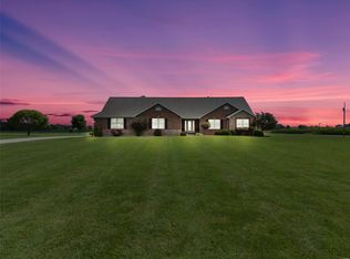 301 N Quail Point Dr, O Fallon, MO 63366