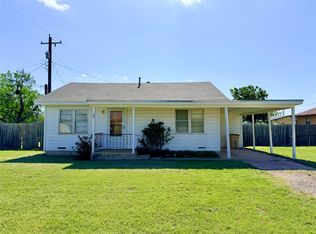 109 Drummond St, Tye, TX 79563