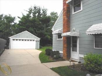 4th image of 2234 Rosemont