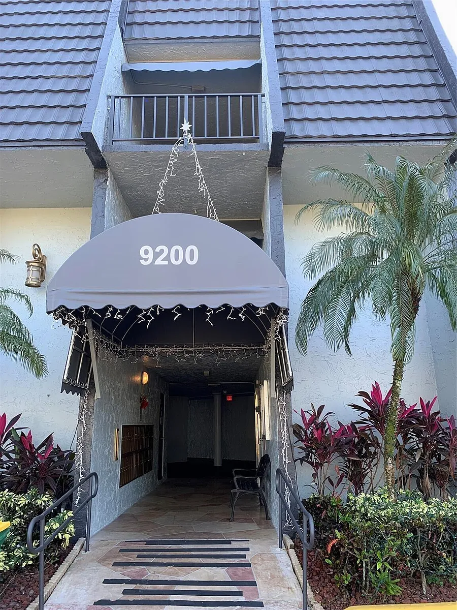 Building Photo - 9200 Lime Bay Blvd #312