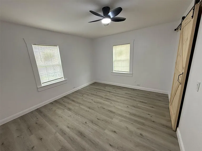 4114 Victoria Ave — Photo 16
