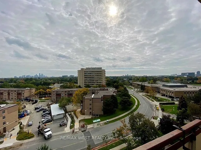 130 Neptune Dr #905 — Photo 15