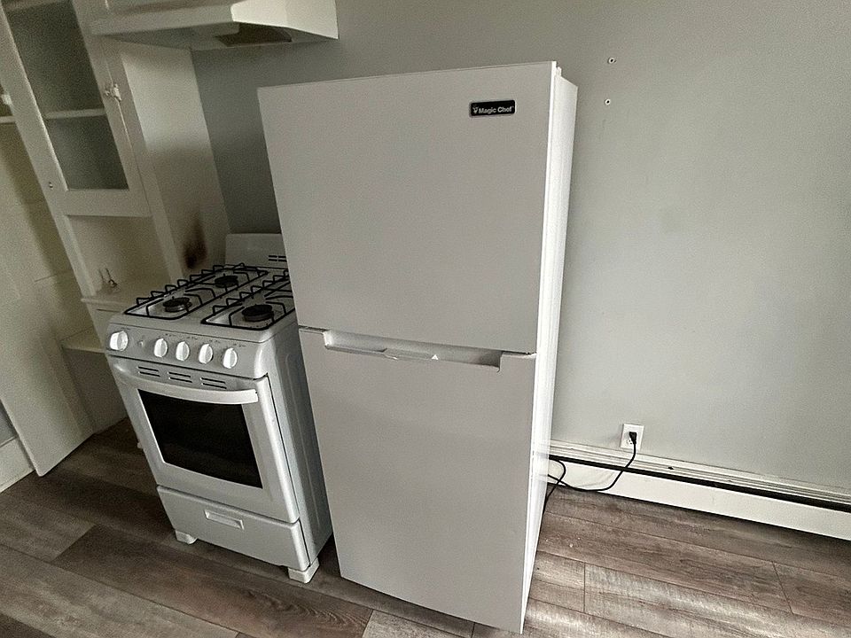 1st image of 121 N Broad St APT 6