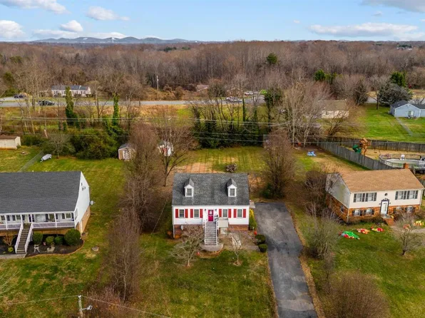 107 Omni Pl, Forest, VA 24551