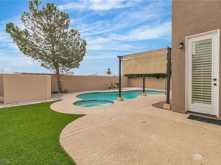 1712 Estrella St — Photo 42