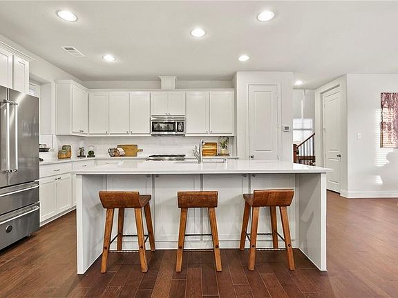 4th image of 4504 Del Rey Ave