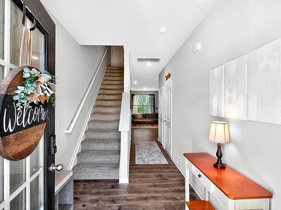 5th image of 1063 Woodbridge Blvd