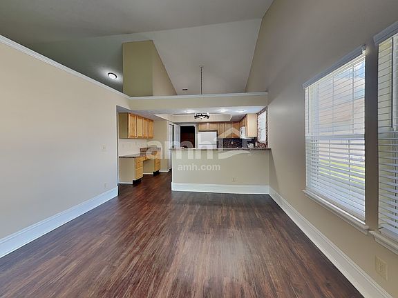 4th image of 7818 Bent Willow Dr