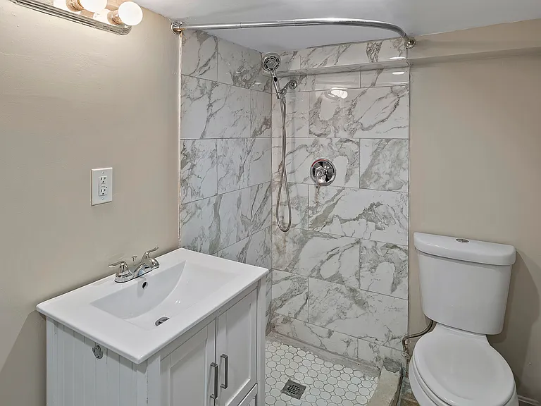 237 3rd Ave — Photo 3