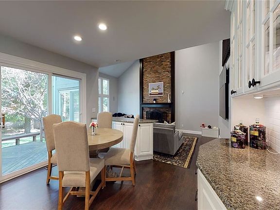 5th image of 32445 Wintergreen Dr