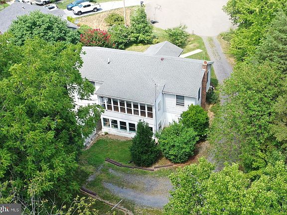 2nd image of 2111 Shawn Dr