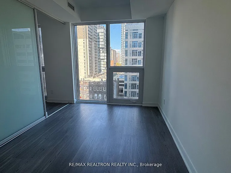 8 Wellesley St W #806 — Photo 16