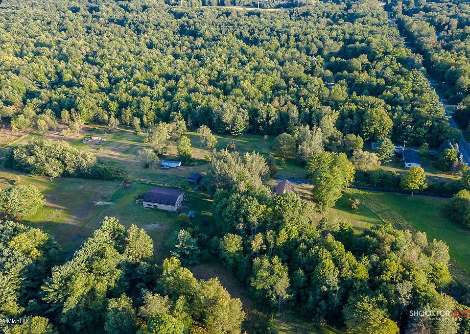 6160 Henry St, Muskegon, MI 49444 Zillow