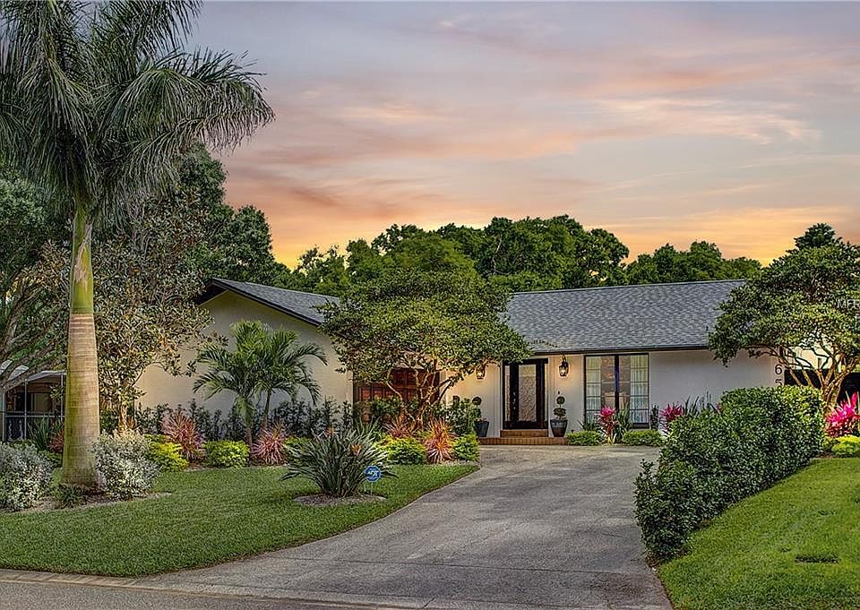 1st image of 652 Riviera Bay Dr NE
