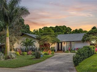 652 Riviera Bay Dr NE, Saint Petersburg, FL 33702