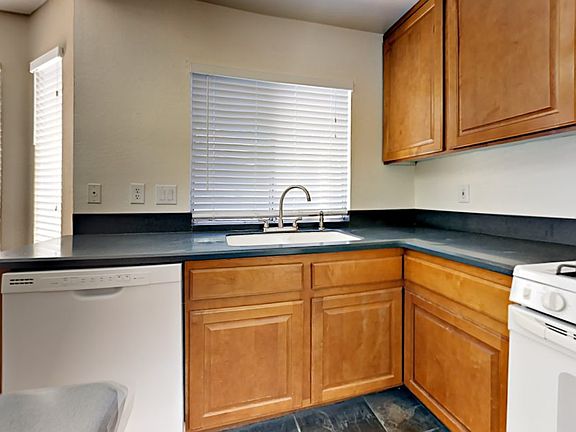 3rd image of 1460 Harmony Hill Dr