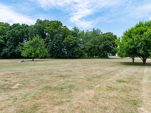 5th image of 48200 Meadow Oak Trl