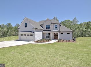 90 Loring Ln, Senoia, GA