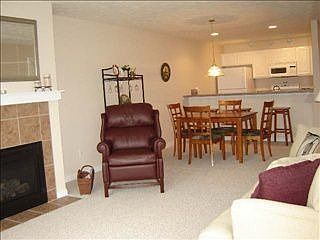 2nd image of 9519 Summerhouse Dr