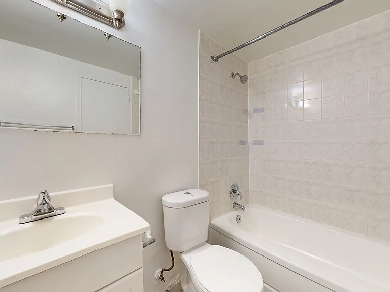 100 York Gate Blvd — Photo 10
