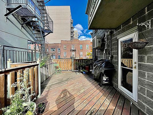 5th image of 135 16th St #2