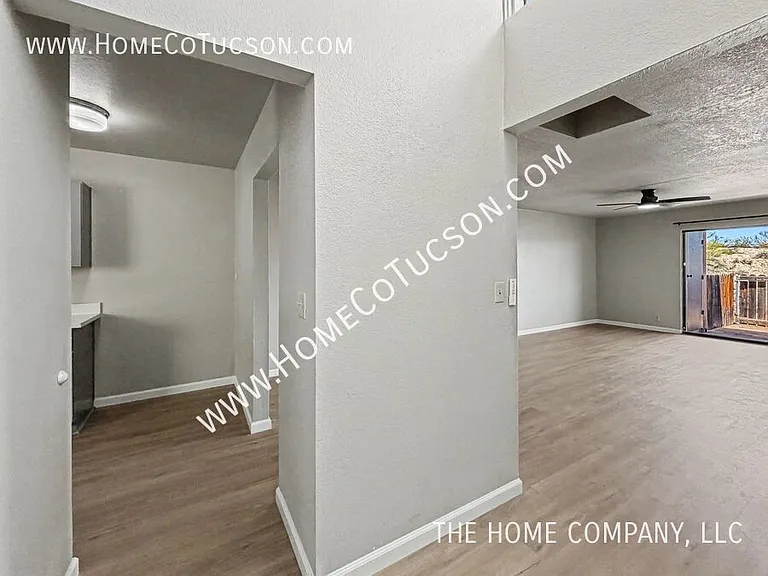 5108 N Avenida Primera — Photo 2